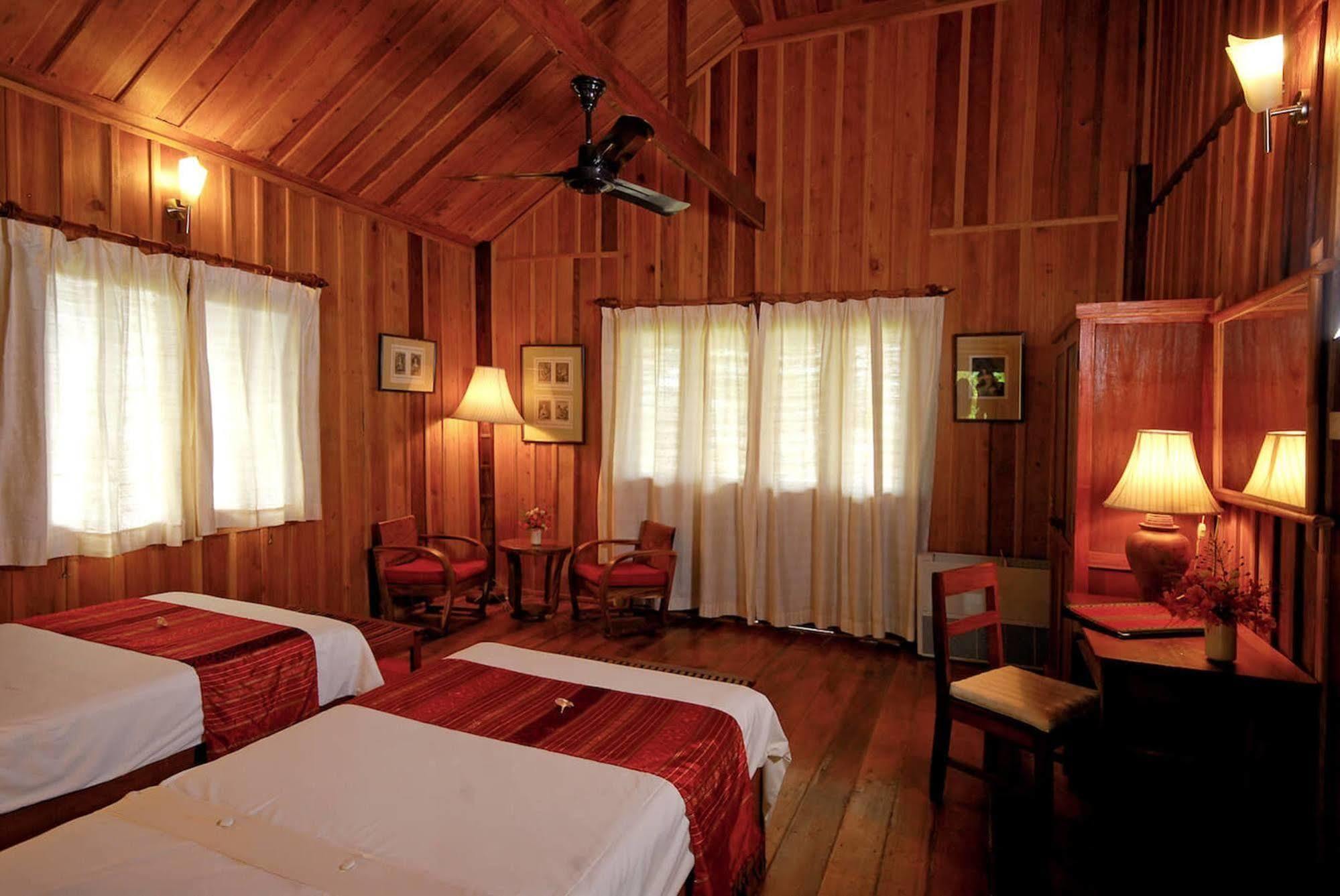 La Folie Lodge Тямпасак Екстер'єр фото